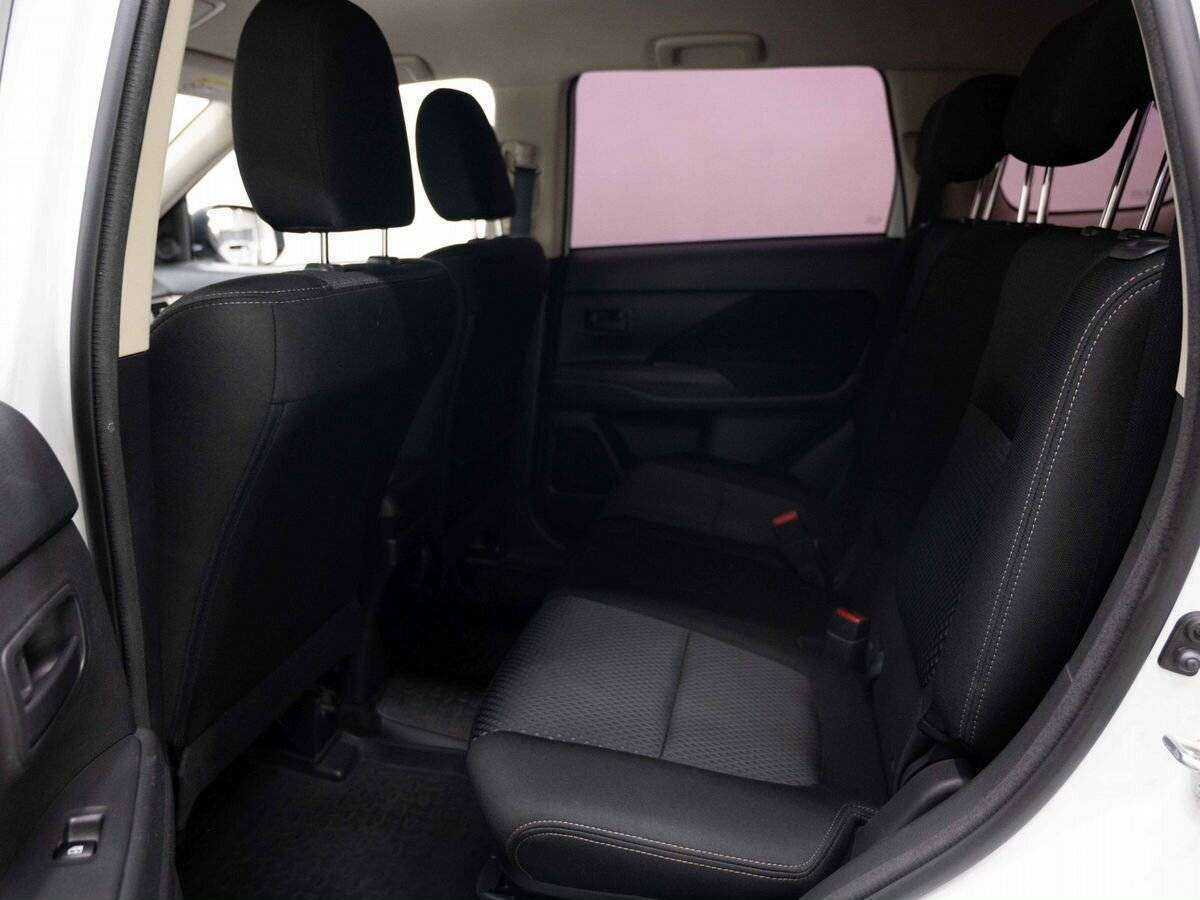 Mitsubishi Outlander с пробегом — 2017 год. Фото: #8