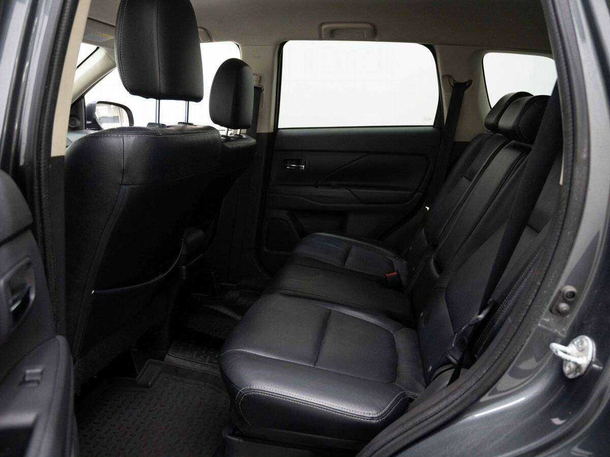 Mitsubishi Outlander с пробегом — 2013 год. Фото: #8