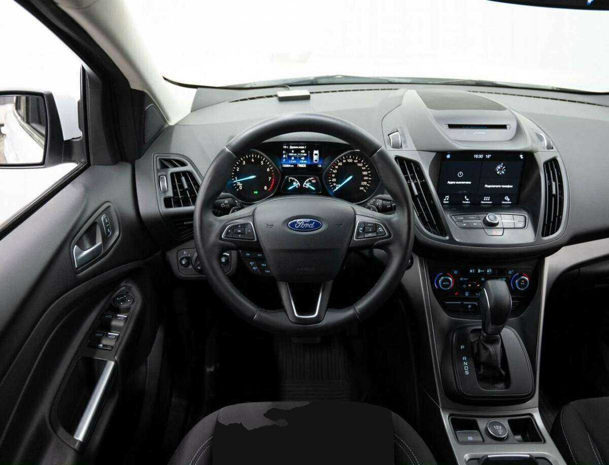 Ford Kuga с пробегом — 2017 год. Фото: #11