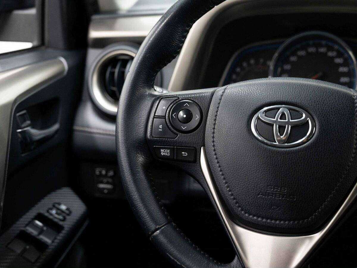 Toyota RAV4 с пробегом — 2014 год. Фото: #14