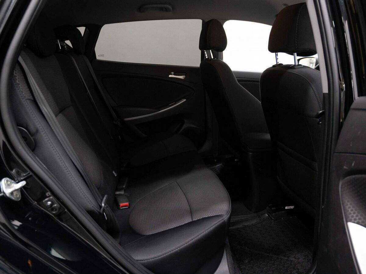 Hyundai Solaris с пробегом — 2016 год. Фото: #9