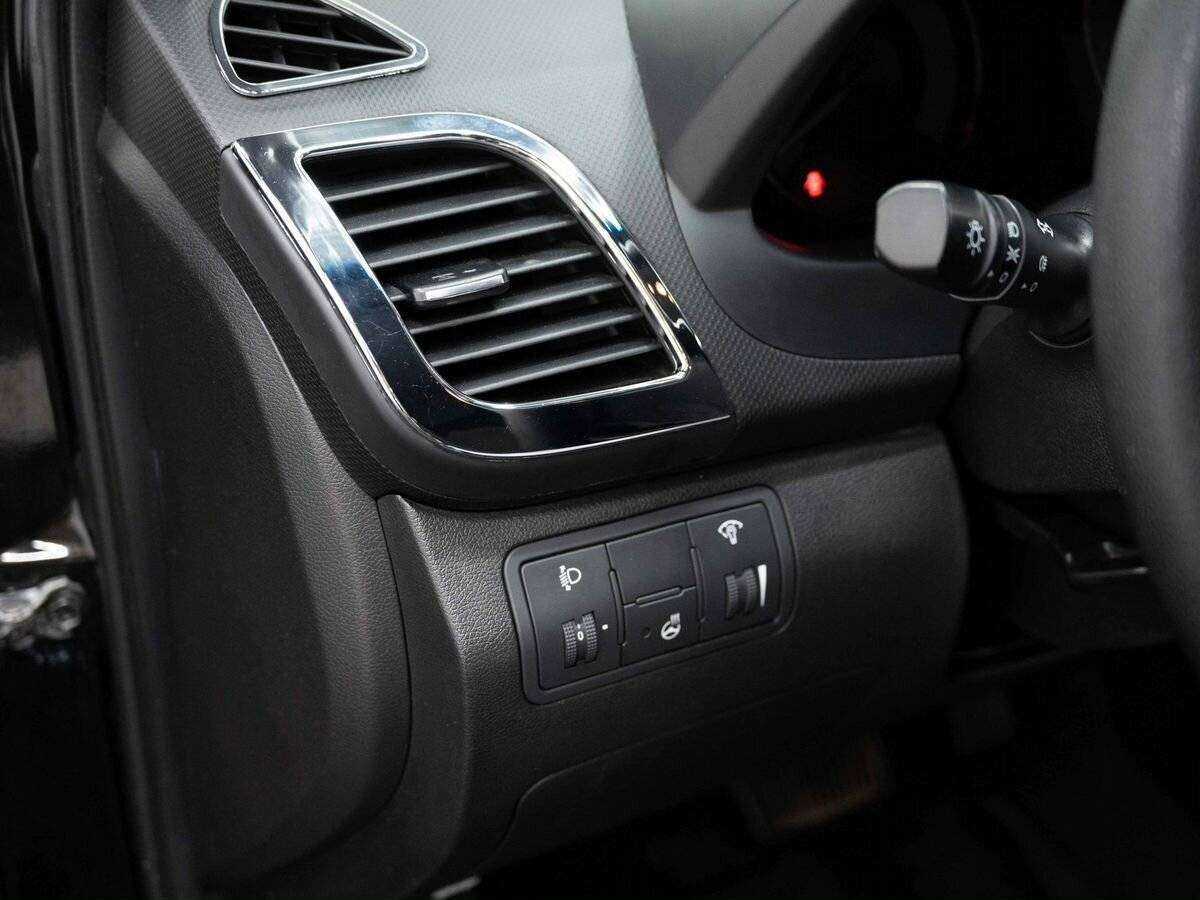 Hyundai Solaris с пробегом — 2016 год. Фото: #17