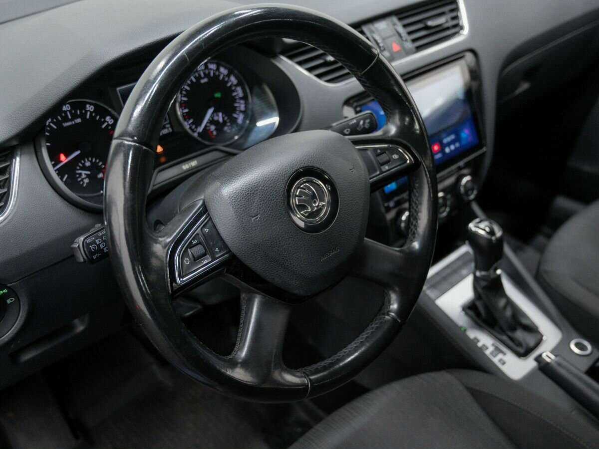 Skoda Octavia с пробегом — 2015 год. Фото: #16