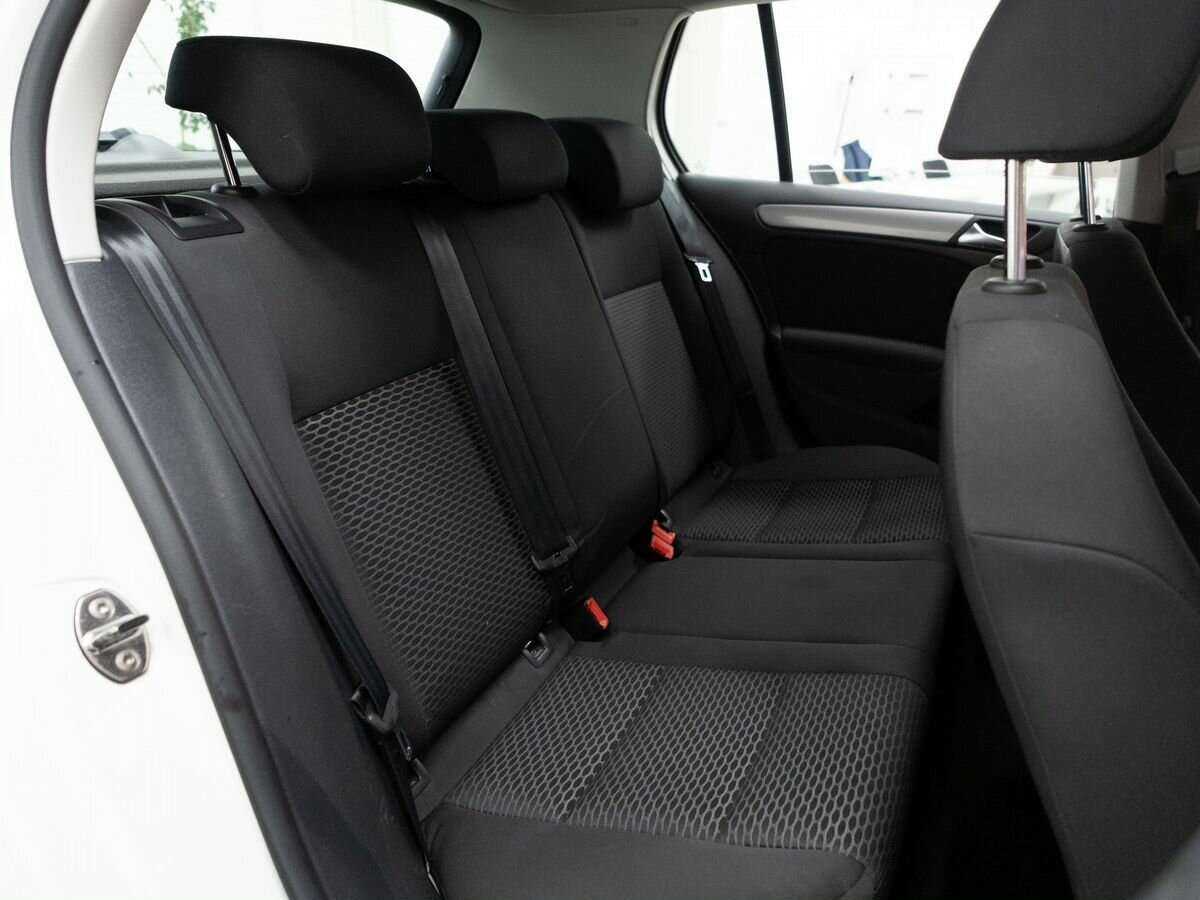 Volkswagen Golf с пробегом — 2012 год. Фото: #8