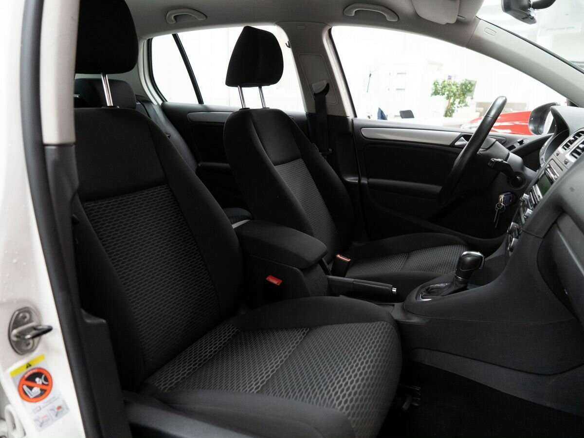 Volkswagen Golf с пробегом — 2012 год. Фото: #9