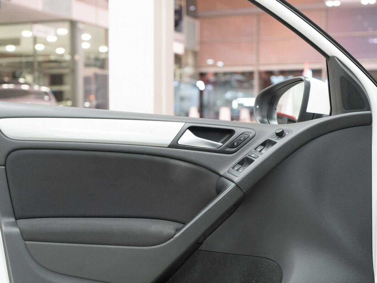 Volkswagen Golf с пробегом — 2012 год. Фото: #14