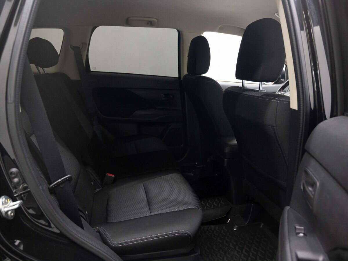 Mitsubishi Outlander с пробегом — 2016 год. Фото: #9