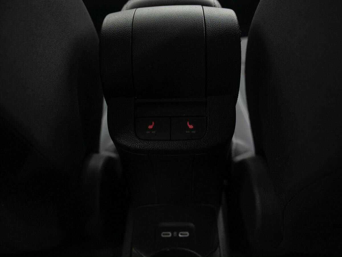 Volkswagen Polo с пробегом — 2020 год. Фото: #9