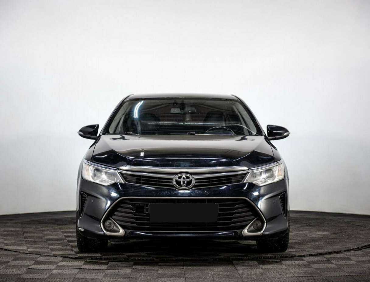 Toyota Camry с пробегом — 2015 год. Фото: #1