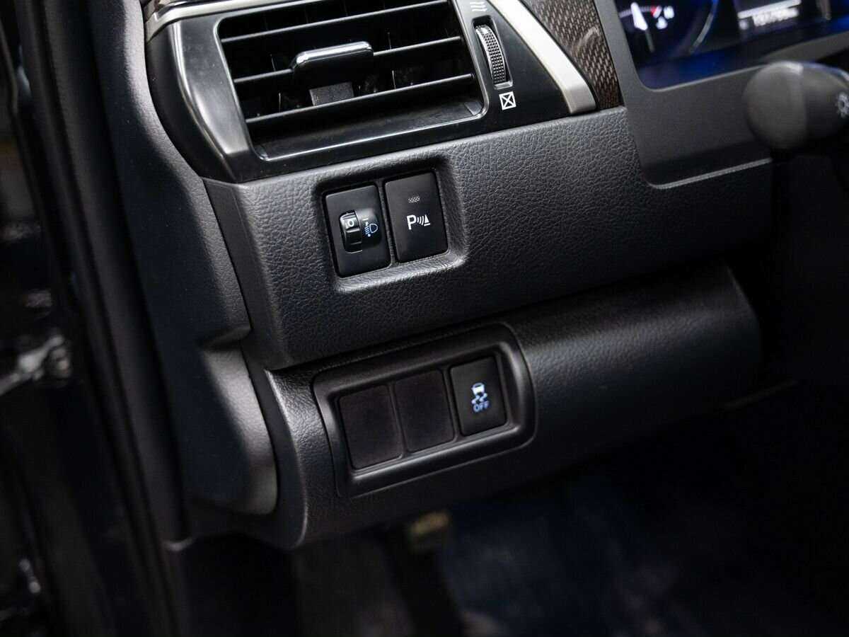 Toyota Camry с пробегом — 2015 год. Фото: #16