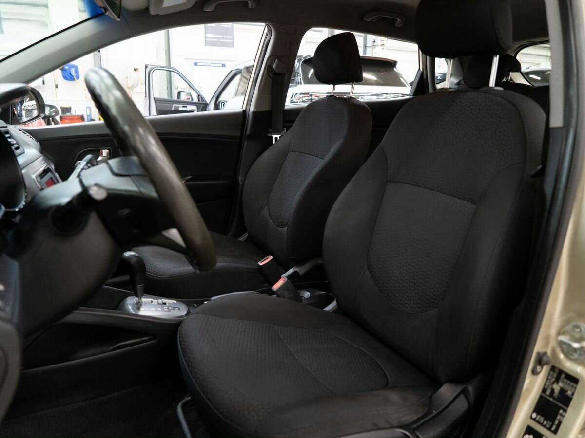 Kia Rio с пробегом — 2012 год. Фото: #4