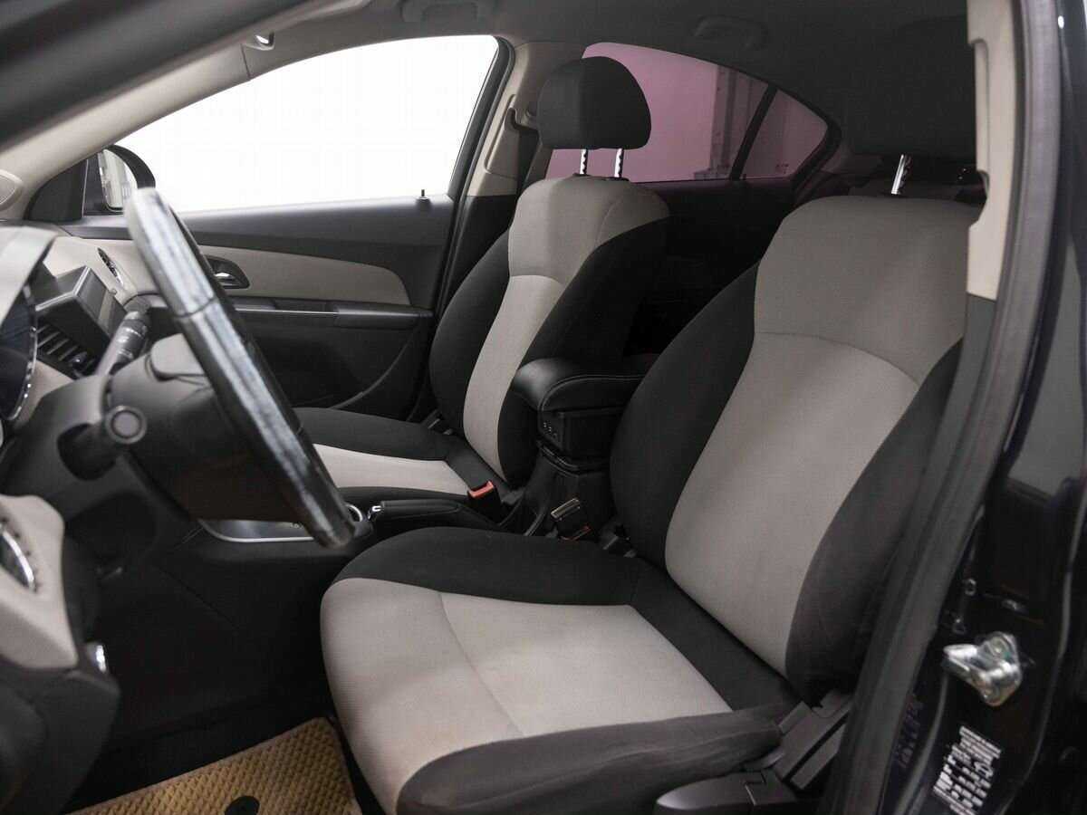 Chevrolet Cruze с пробегом — 2012 год. Фото: #7