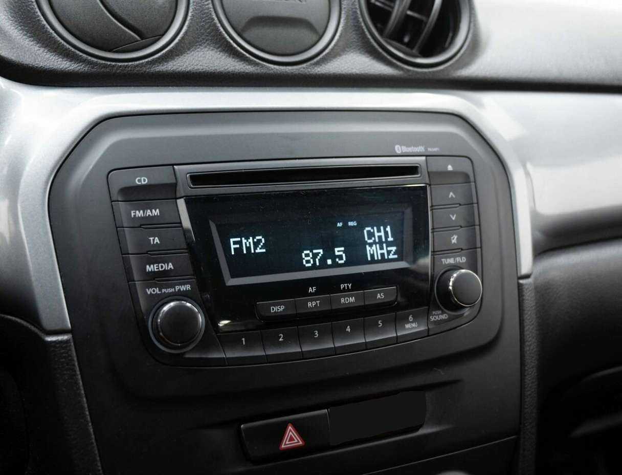 Suzuki Vitara с пробегом — 2015 год. Фото: #16