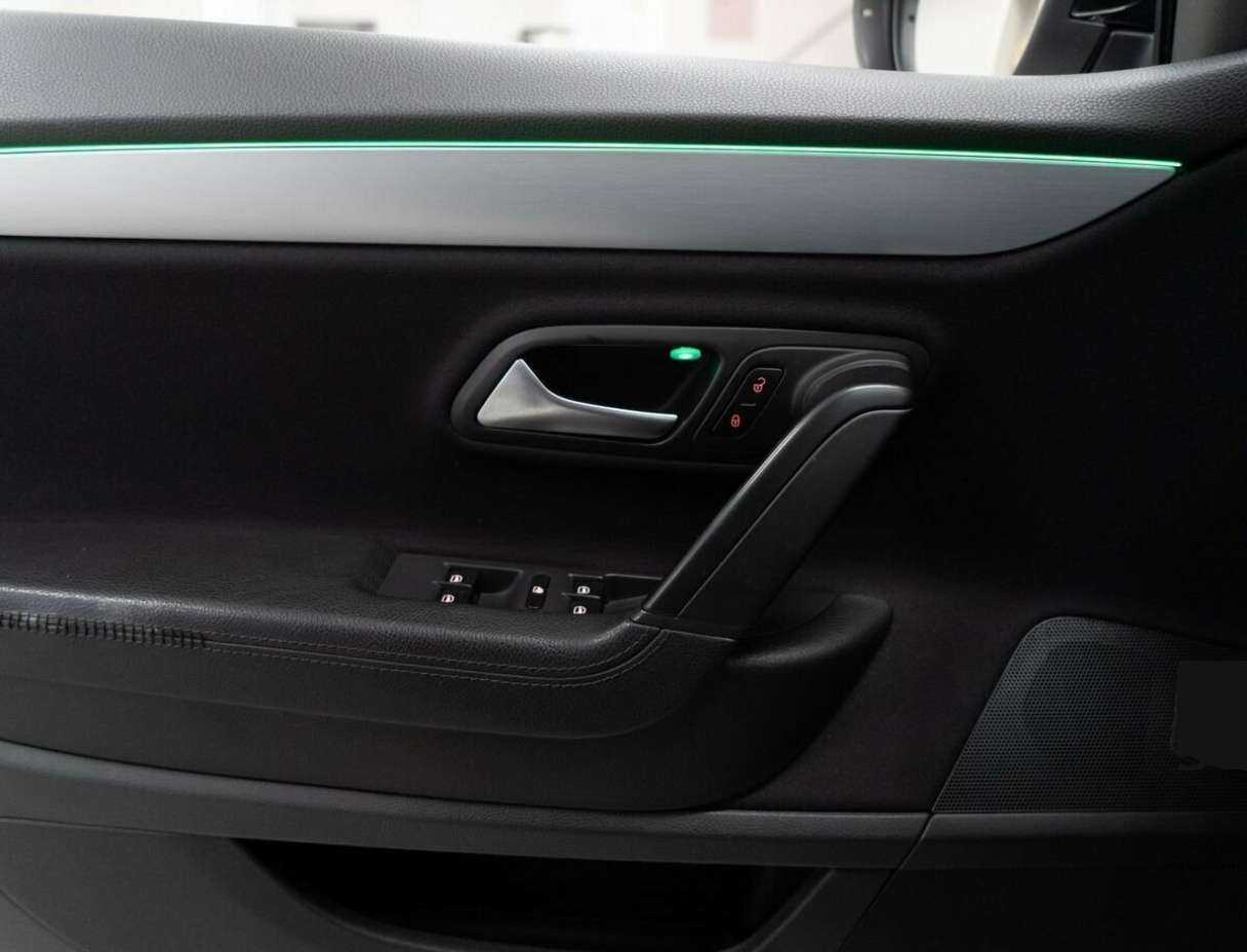 Volkswagen Passat CC с пробегом — 2012 год. Фото: #14