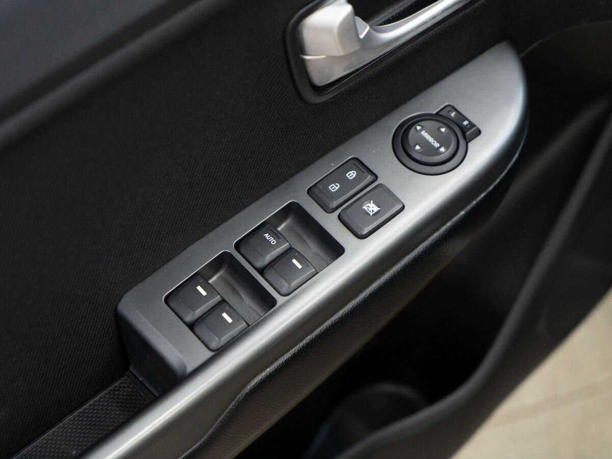 Kia Rio с пробегом — 2015 год. Фото: #13