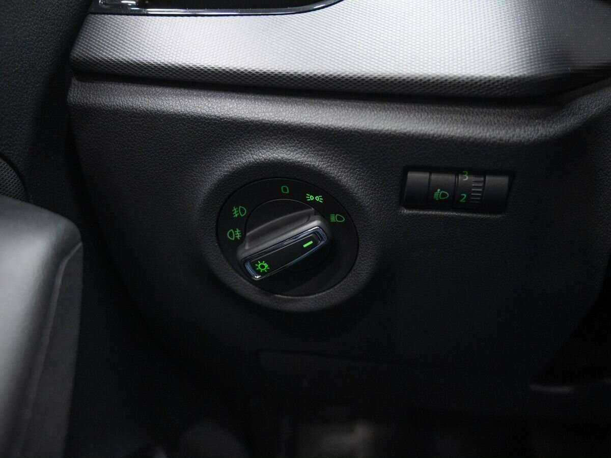 Skoda Rapid с пробегом — 2021 год. Фото: #16