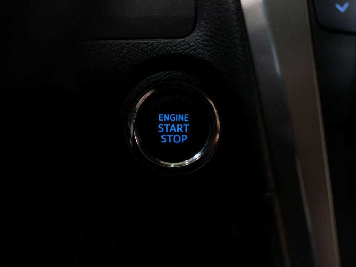 Toyota Camry с пробегом — 2015 год. Фото: #11