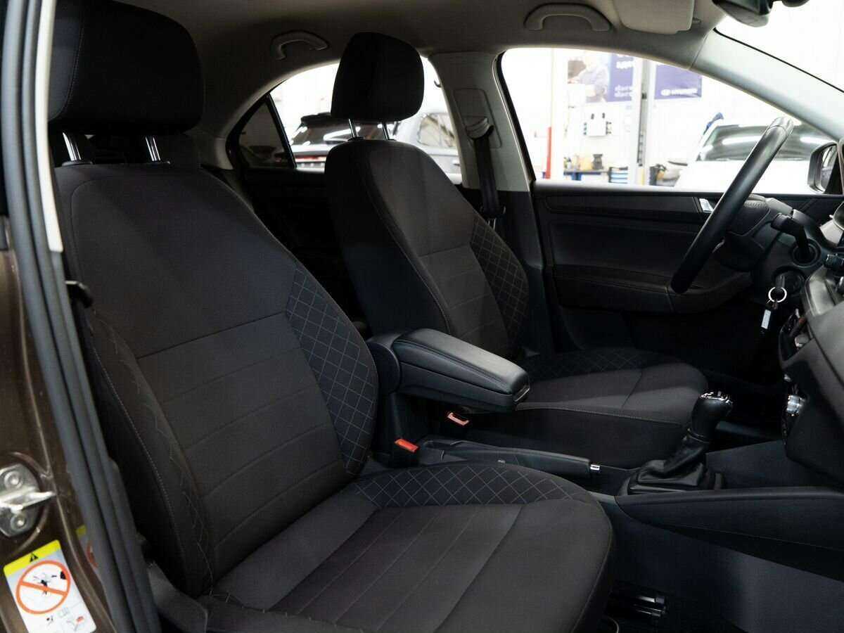 Skoda Rapid с пробегом — 2021 год. Фото: #8