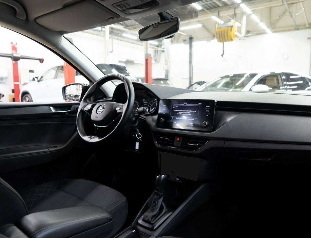 Skoda Rapid с пробегом — 2021 год. Фото: #17