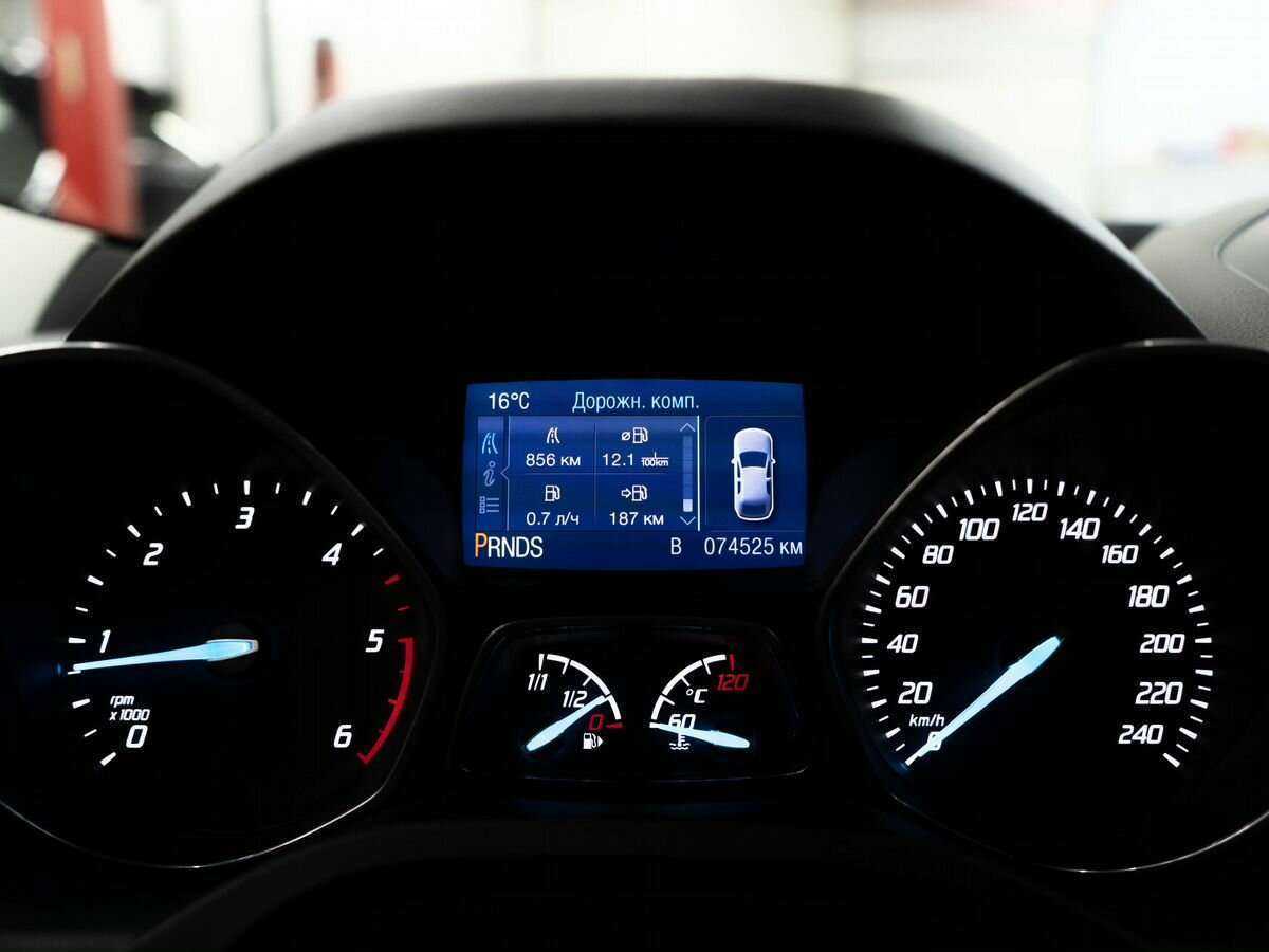 Ford Kuga с пробегом — 2013 год. Фото: #11