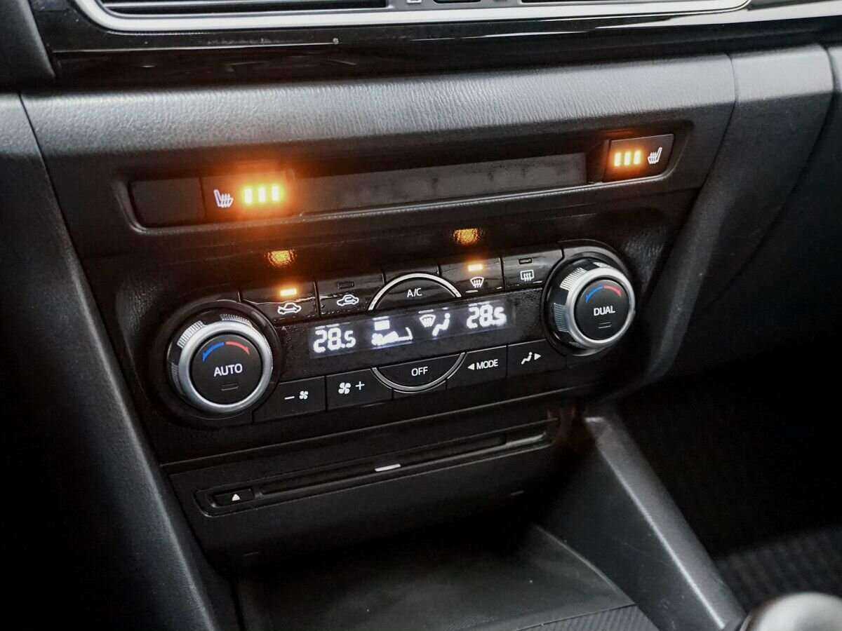 Mazda 3 с пробегом — 2013 год. Фото: #14