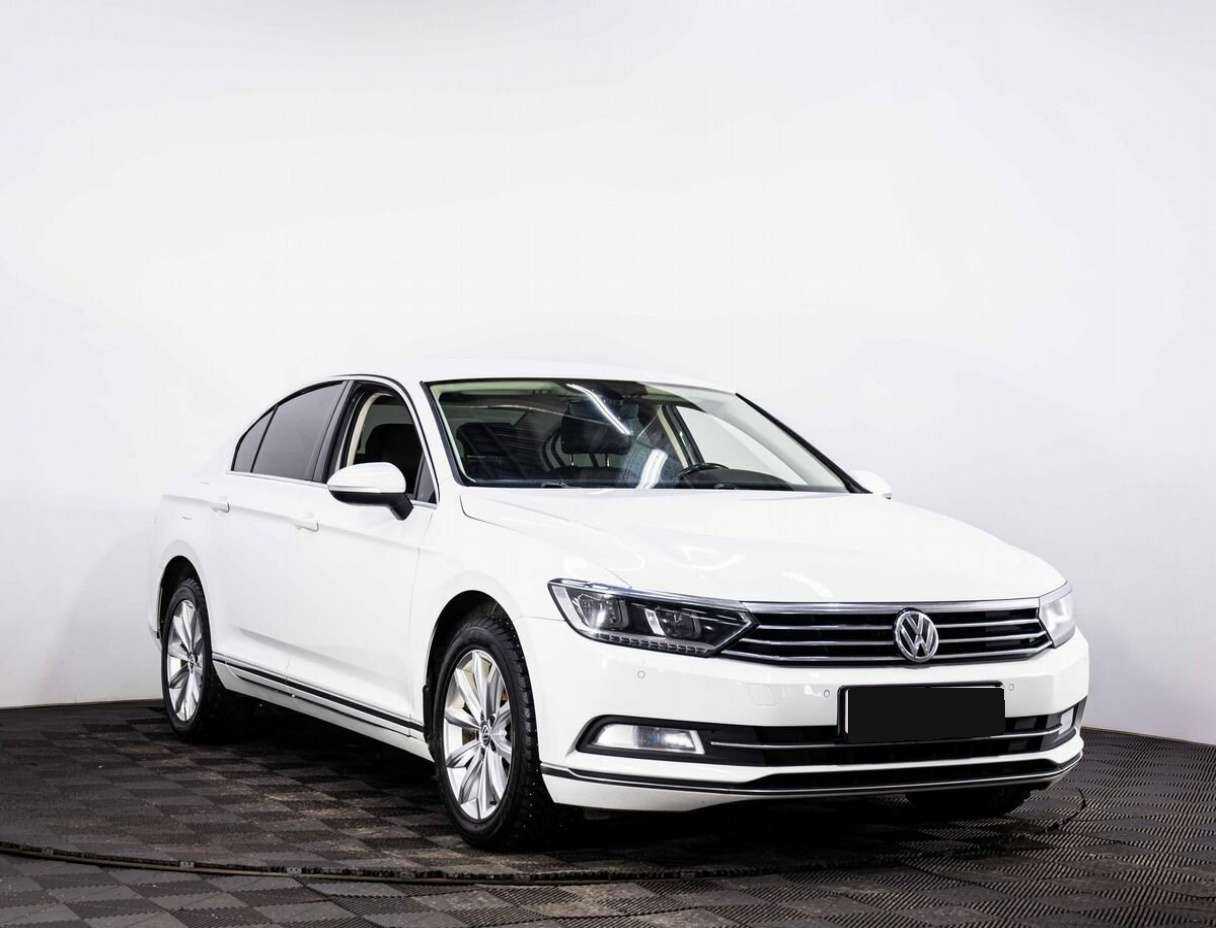 Volkswagen Passat с пробегом — 2016 год. Фото: #2