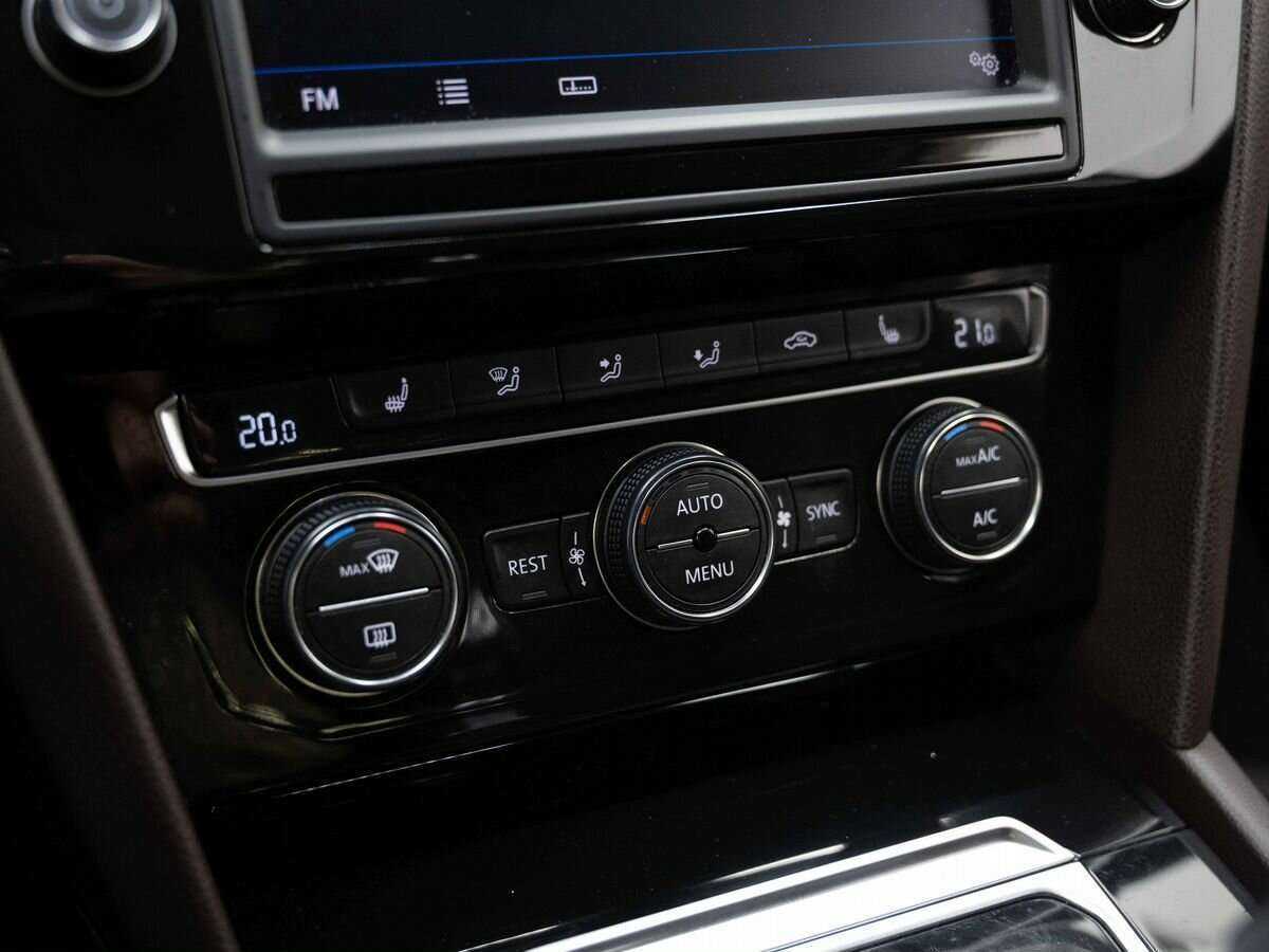 Volkswagen Passat с пробегом — 2016 год. Фото: #23