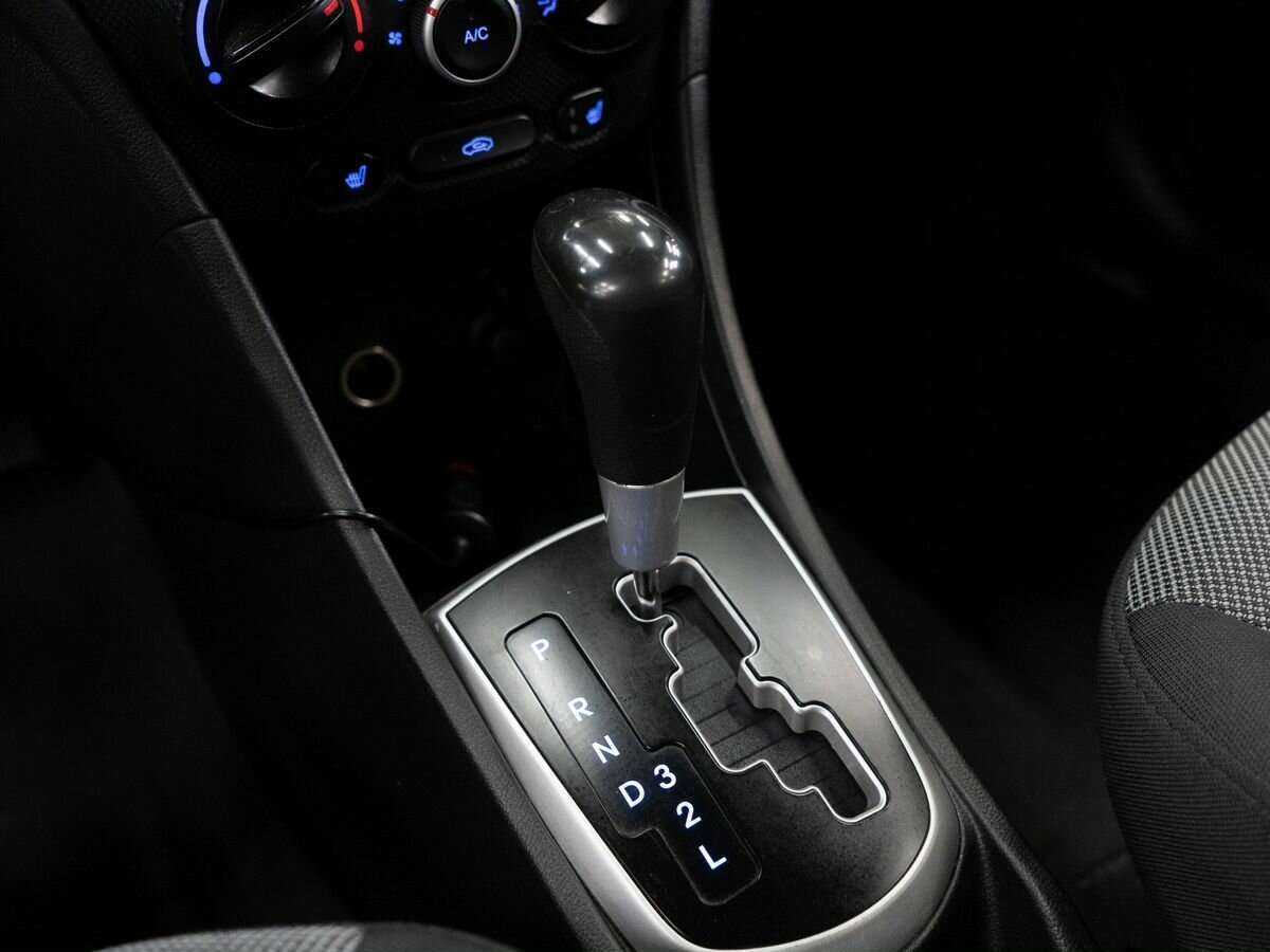 Hyundai Solaris с пробегом — 2013 год. Фото: #9