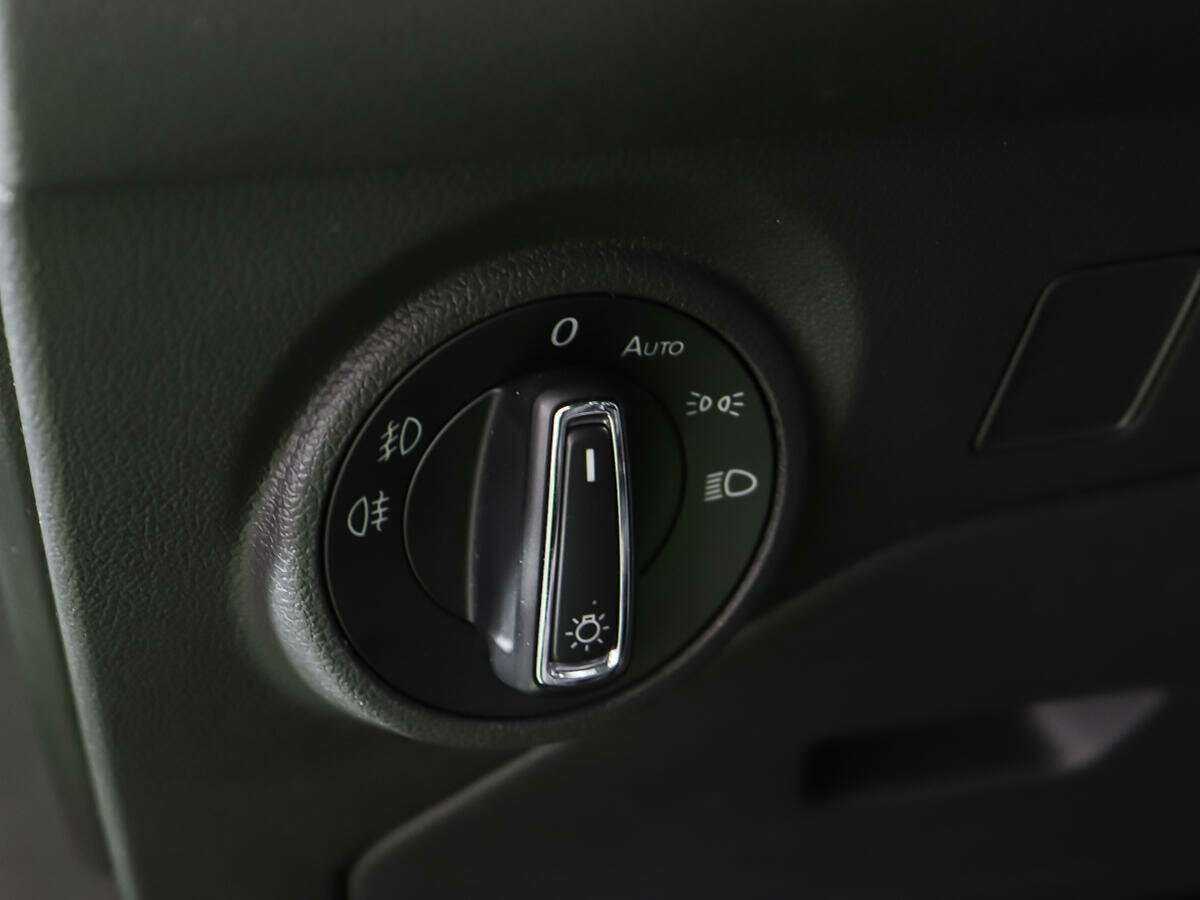 SEAT Leon с пробегом — 2013 год. Фото: #12