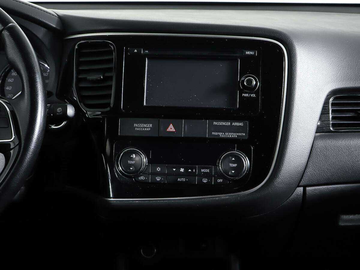 Mitsubishi Outlander с пробегом — 2016 год. Фото: #10