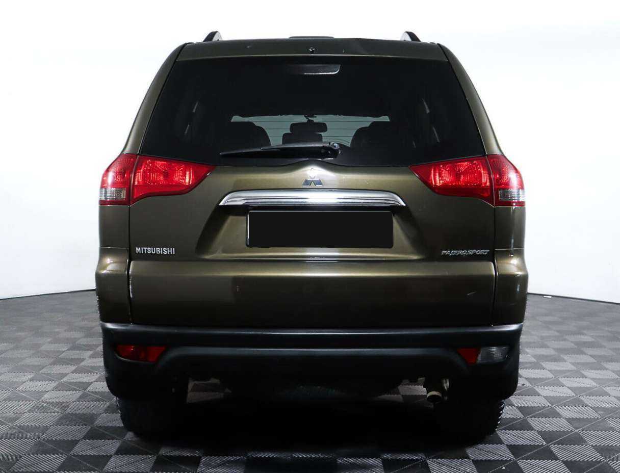 Mitsubishi Pajero Sport с пробегом — 2014 год. Фото: #4