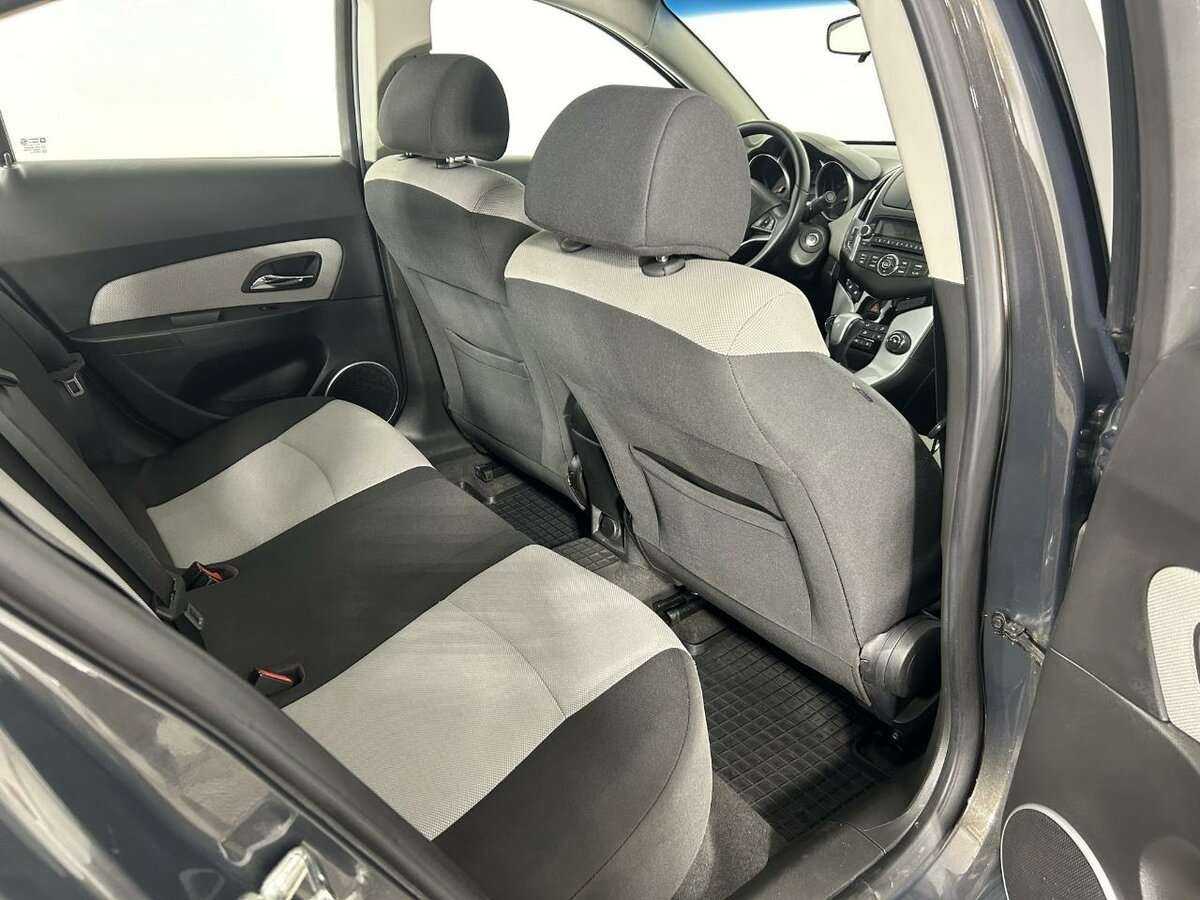 Chevrolet Cruze с пробегом — 2013 год. Фото: #15