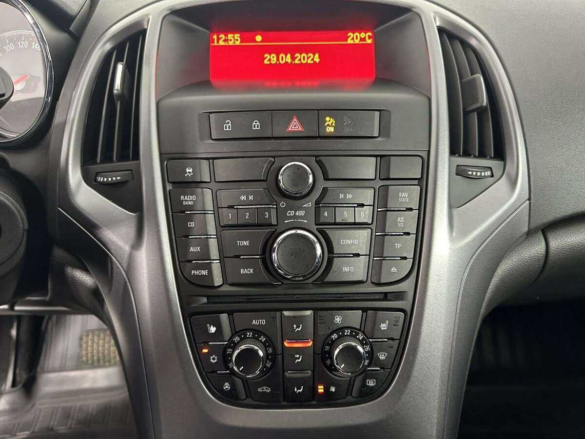 Opel Astra с пробегом — 2013 год. Фото: #8