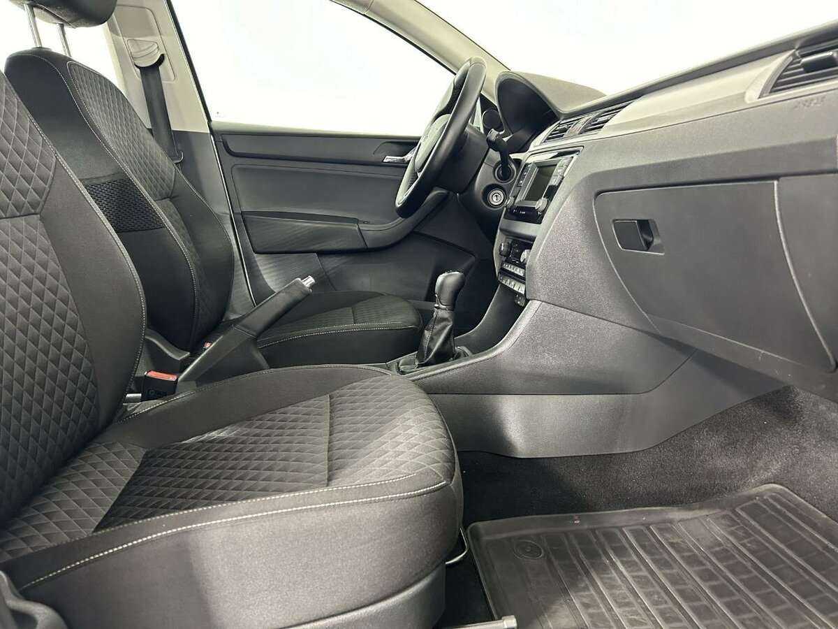 Skoda Rapid с пробегом — 2016 год. Фото: #13