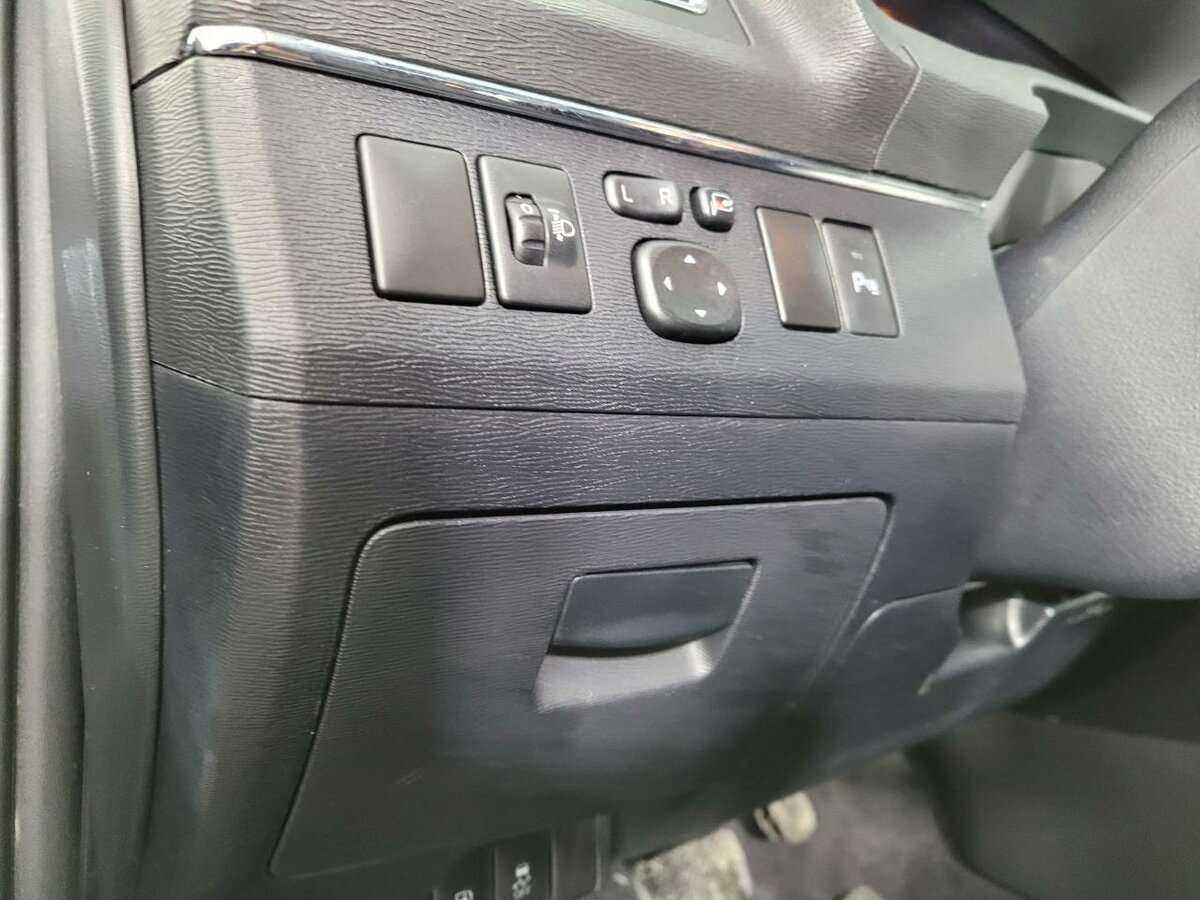 Toyota Avensis с пробегом — 2012 год. Фото: #8