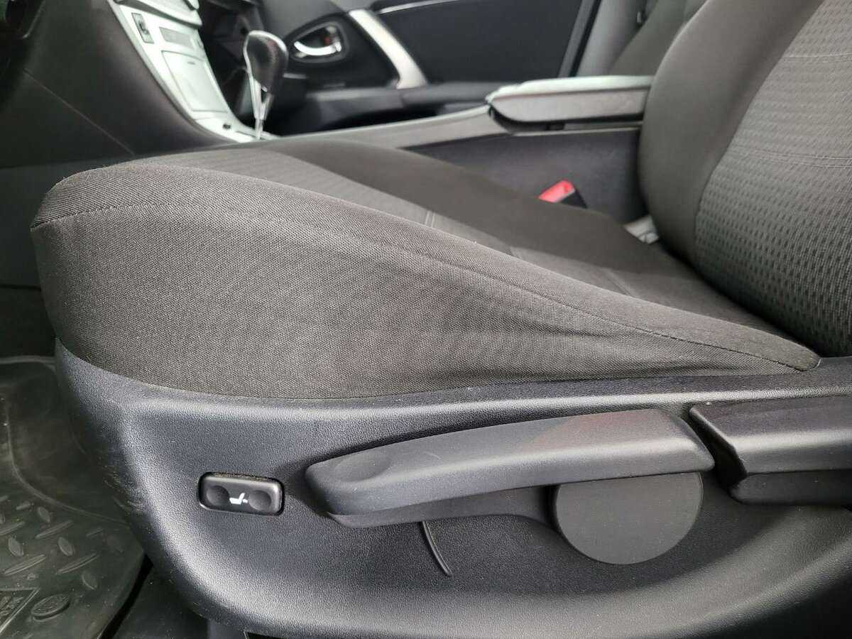 Toyota Avensis с пробегом — 2012 год. Фото: #9