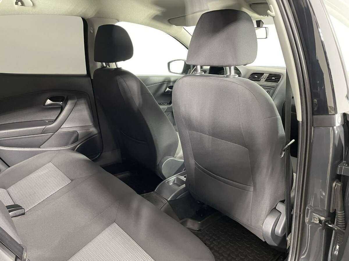 Volkswagen Polo с пробегом — 2013 год. Фото: #15