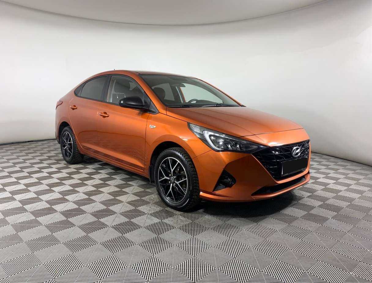 Hyundai Solaris с пробегом — 2022 год. Фото: #2