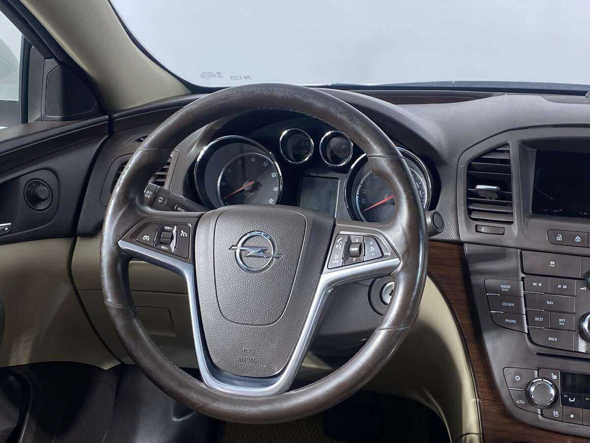 Opel Insignia с пробегом — 2013 год. Фото: #10