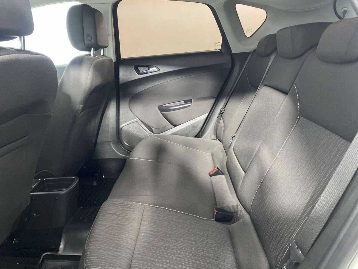 Opel Astra с пробегом — 2012 год. Фото: #7