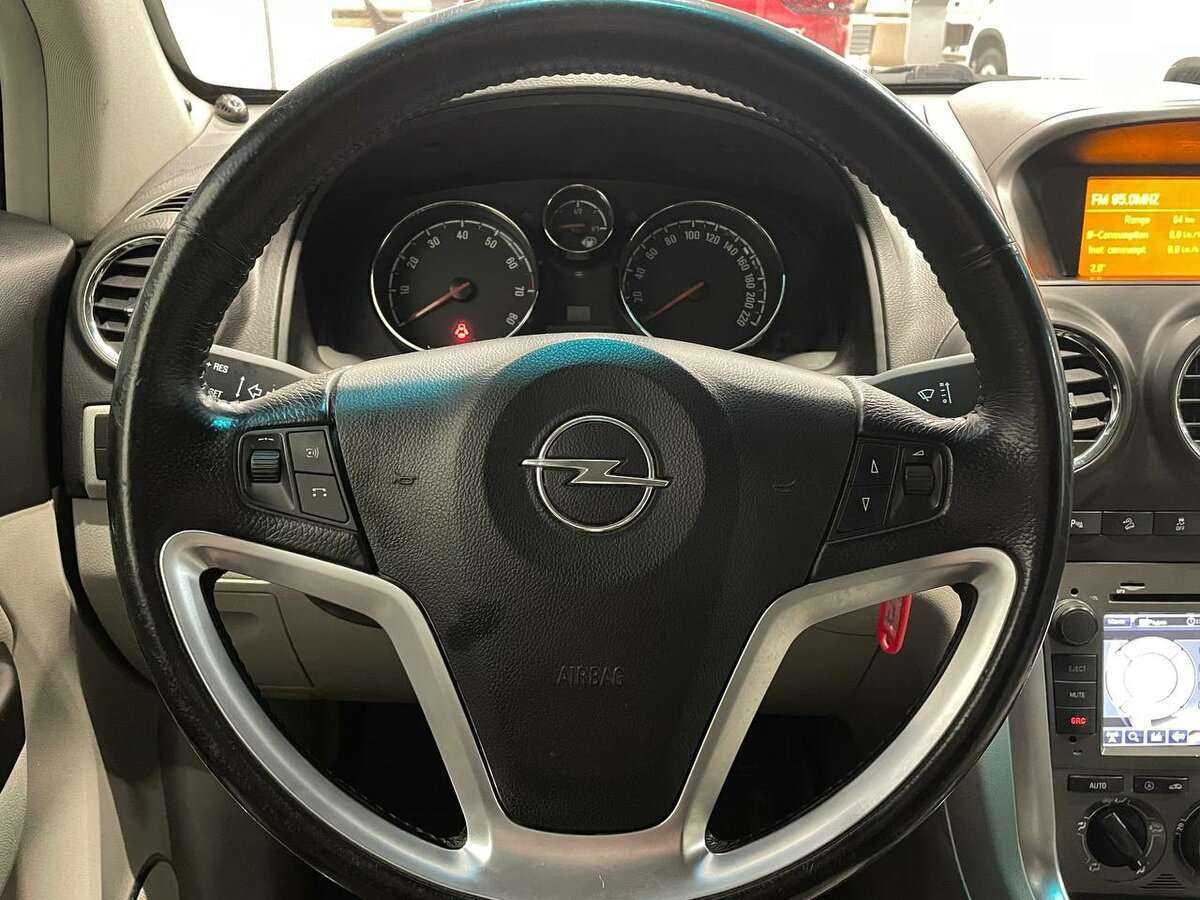 Opel Antara с пробегом — 2012 год. Фото: #6