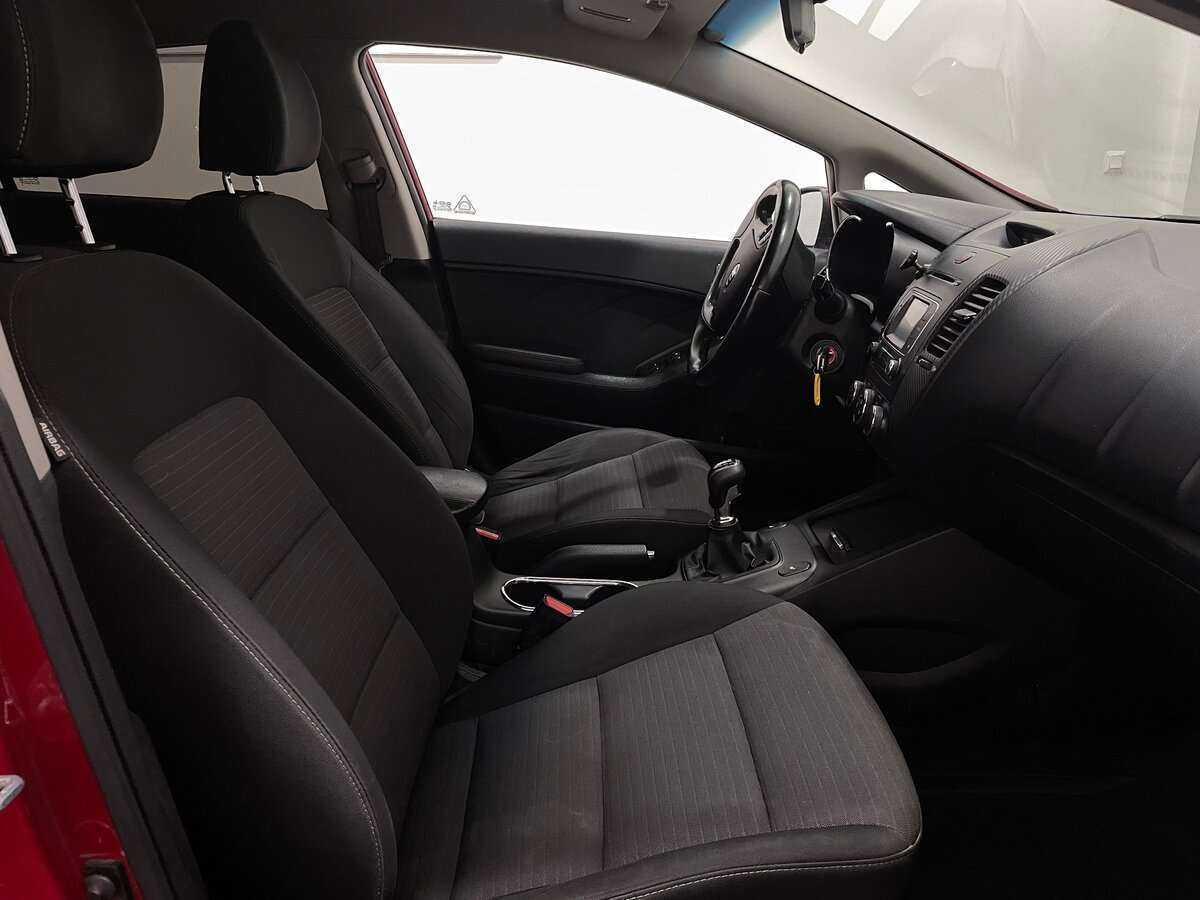 Kia Cerato с пробегом — 2013 год. Фото: #8