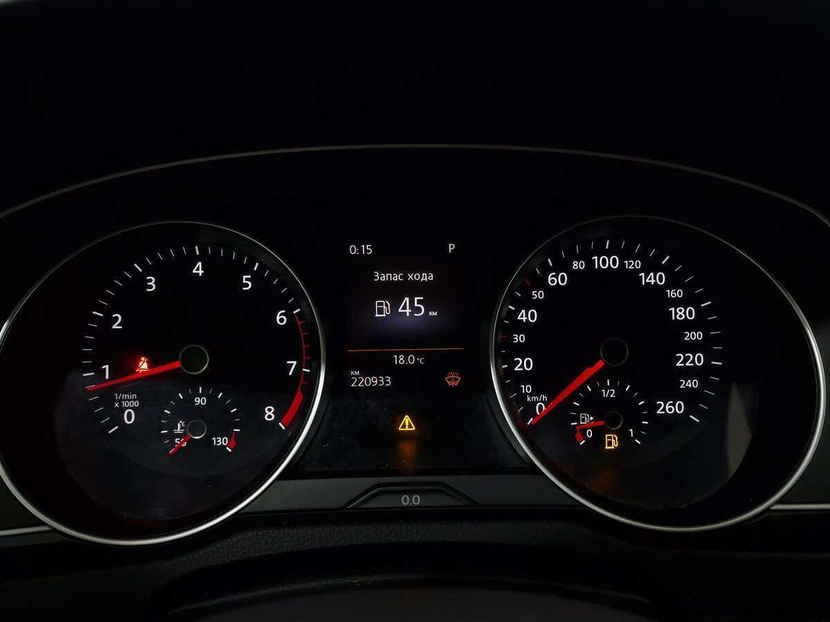 Volkswagen Passat с пробегом — 2015 год. Фото: #3