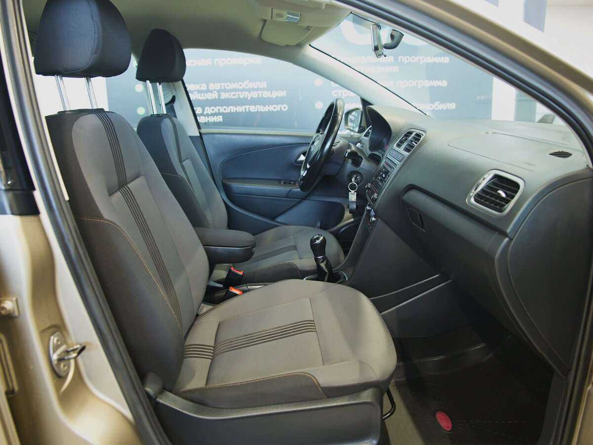 Volkswagen Polo с пробегом — 2016 год. Фото: #9