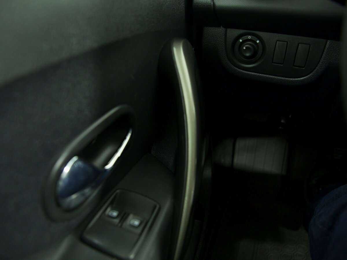 Renault Logan с пробегом — 2015 год. Фото: #14