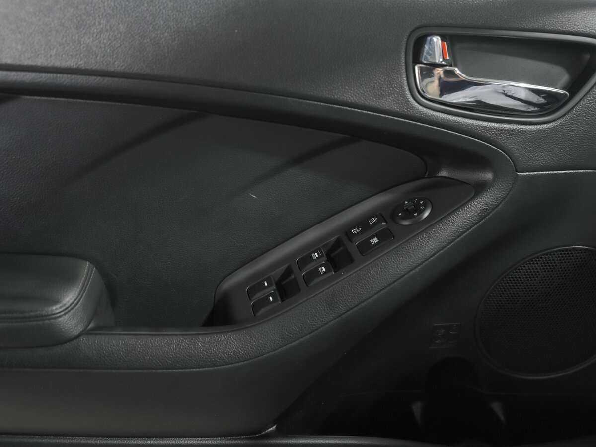 Kia Cerato с пробегом — 2014 год. Фото: #8