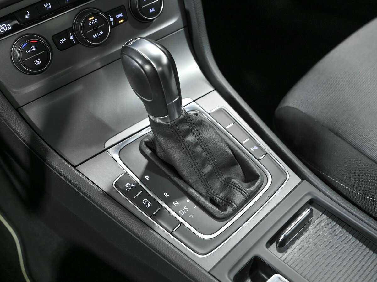 Volkswagen Golf с пробегом — 2013 год. Фото: #10