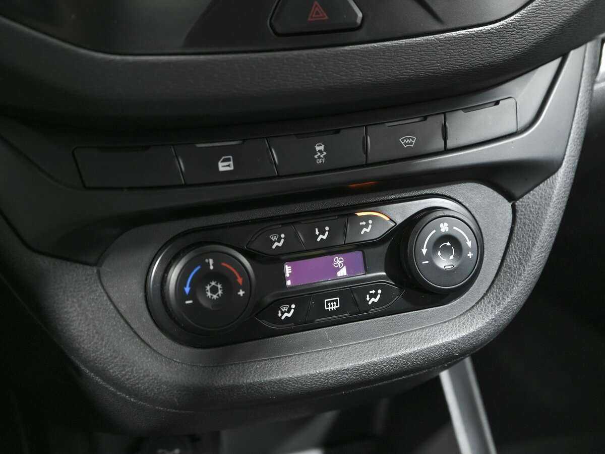 Lada (ВАЗ) Vesta с пробегом — 2018 год. Фото: #10