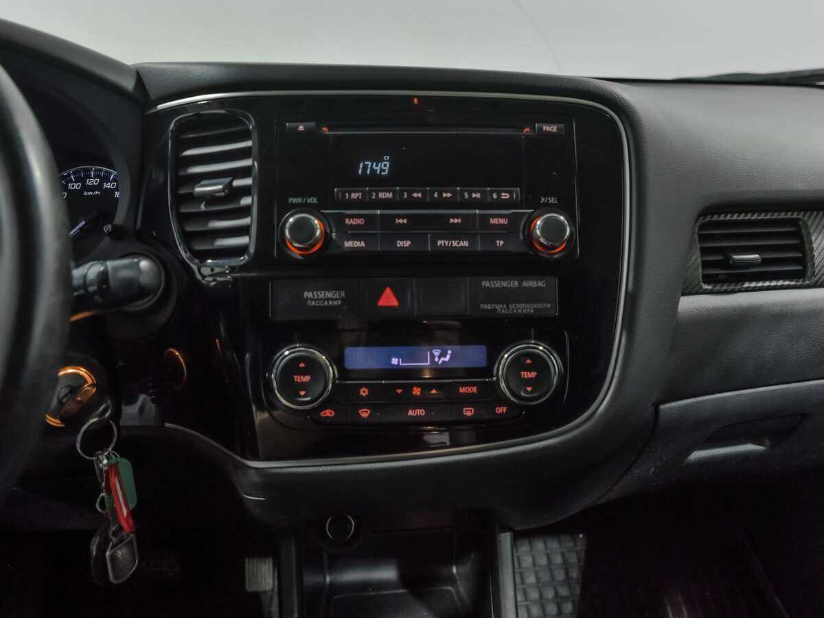 Mitsubishi Outlander с пробегом — 2013 год. Фото: #9