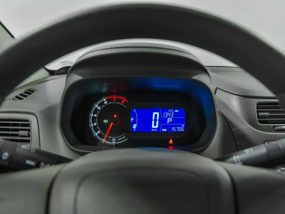 Chevrolet Cobalt с пробегом — 2021 год. Фото: #6